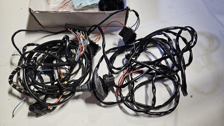 Trekhaak kabelset universeel Thule 7 polig incompleet 735723, Auto-onderdelen, Elektronica en Kabels, Nieuw, Herkomst onderdeel bekend