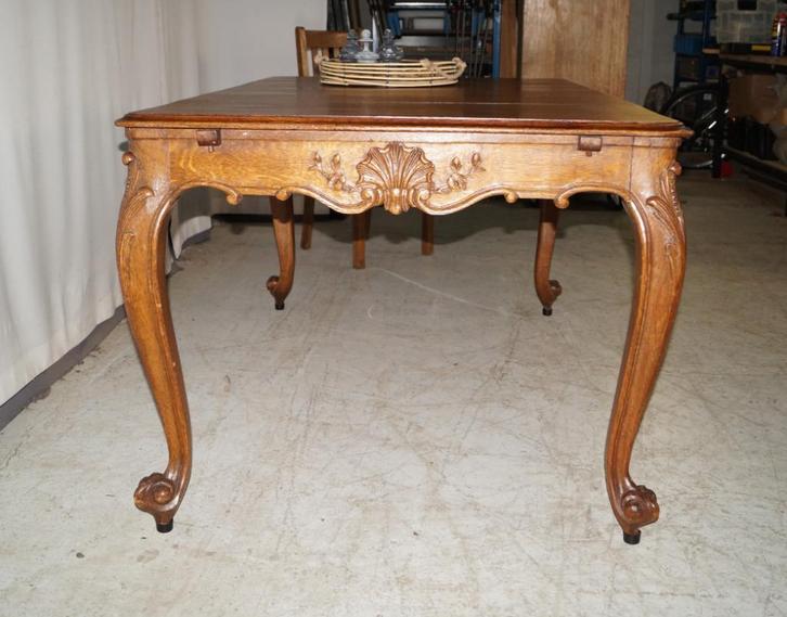 Antieke Luikse eettafel in zware eik L 144 B 93 H 77cm, Antiek en Kunst, Antiek | Meubels | Tafels, Ophalen