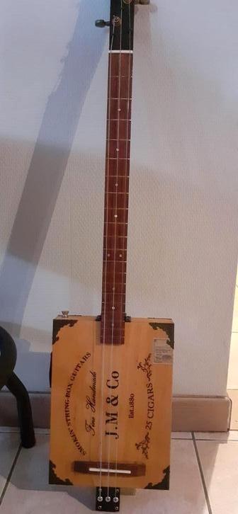 Cbg cigarbox gitaar met undersaddle pickup. beschikbaar voor biedingen