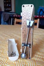 Een oude Tempocket Maelzel Paquet mechanische metronoom, Ophalen, Gebruikt, Overige instrumenten