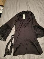 zwarte peignoir te koop, Ophalen, Zo goed als nieuw, Maat 38/40 (M), Zwart