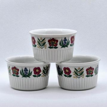 3 retro souffle ovenschaaltjes Villeroy & Boch disponible aux enchères