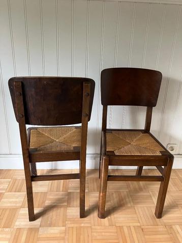 2 stoelen riet/ hout beschikbaar voor biedingen