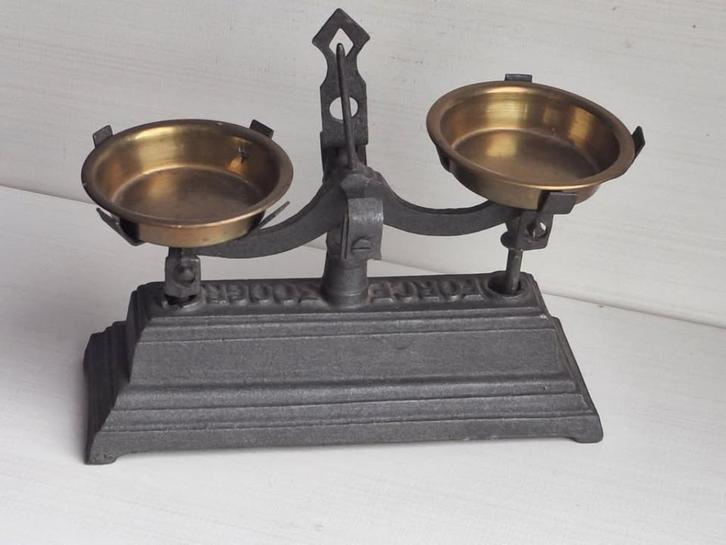Belle ancienne mini balance (jouet ?) en fonte, Antiek en Kunst, Antiek | Brons en Koper, Koper, Ophalen of Verzenden