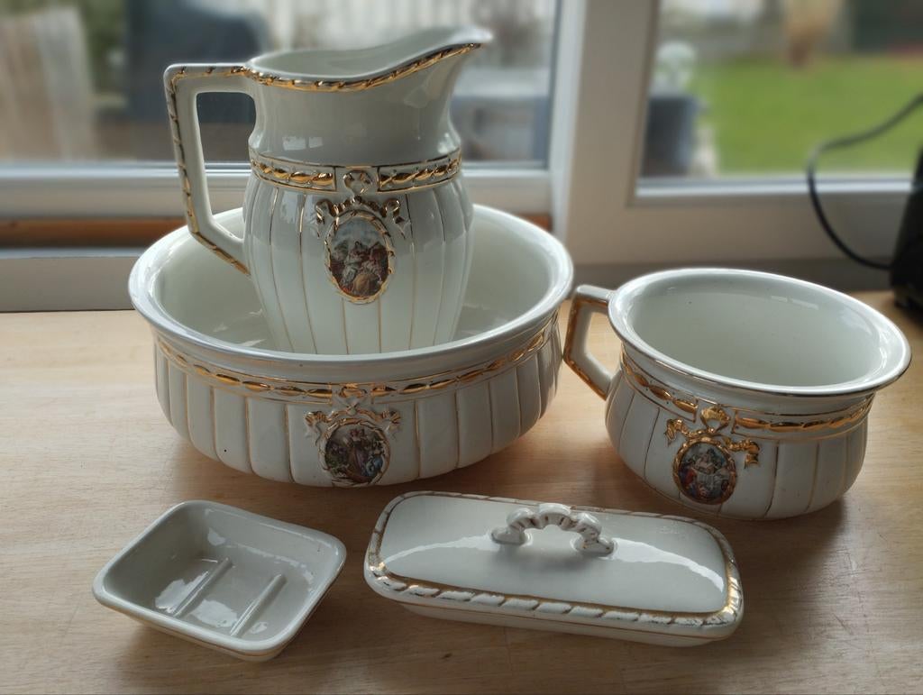 Nécessaire de toilette AMC, Antiquités & Art, Antiquités | Accessoires de maison, Enlèvement ou Envoi