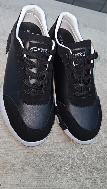 HERMES maat 43 beschikbaar voor biedingen