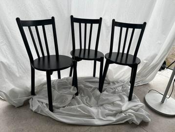 3 stoelen “BULO” beschikbaar voor biedingen