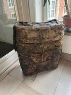 Antieke, Afrikaanse handgemaakte leren draagmand / rugzak, Huis en Inrichting, Ophalen, Gebruikt