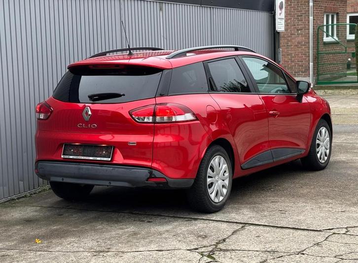 Renault Cilo, Auto's, Renault, Bedrijf, Clio, Benzine, Euro 6, Berline, 5 deurs, Handgeschakeld, Rood, Zwart, Stof, Voorwielaandrijving