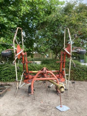 Hooischudder Kuhn beschikbaar voor biedingen