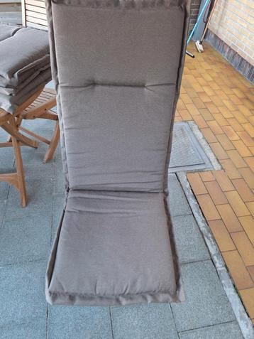 Donkerbeige tuinstoelkussens. beschikbaar voor biedingen