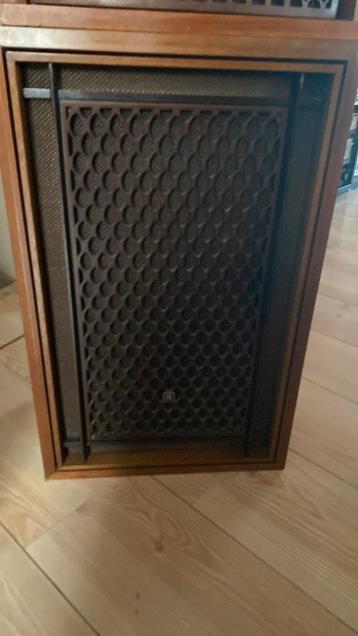 vintage boxenAkai sw 160 in zeer goede staat 4 way 6 speaker
