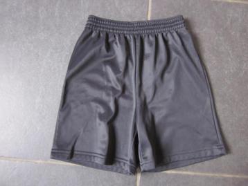 zwarte sportshort beschikbaar voor biedingen