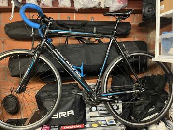 Racefiets 54 / 56 beschikbaar voor biedingen