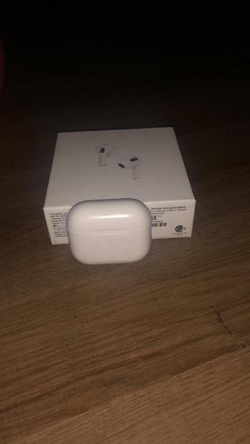 Airpods 3 originele doosje beschikbaar voor biedingen