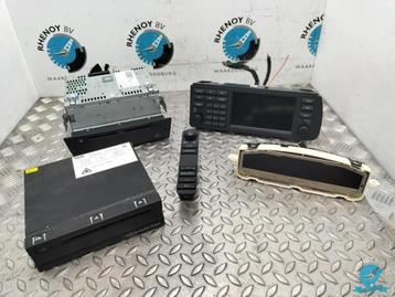 Saab 9-3 navigatie delen  beschikbaar voor biedingen