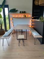 Tafel + 2 banken + 2 krukjes + kussens, Ophalen, 100 tot 150 cm, Scandinavisch, Zo goed als nieuw