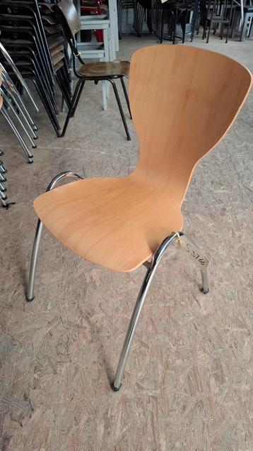 58 plywood stapelbare industriële school/kantine/horeca set beschikbaar voor biedingen