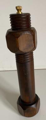 Oude vintage pepermolen in de vorm van een boutmoer, Ophalen of Verzenden