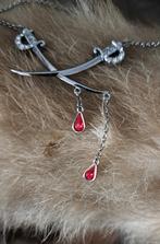 ketting Swarovski gekruiste kristallen ingelegde zwaarden, Verzamelen, Swarovski, Ophalen of Verzenden, Zo goed als nieuw, Sieraad of Horloge