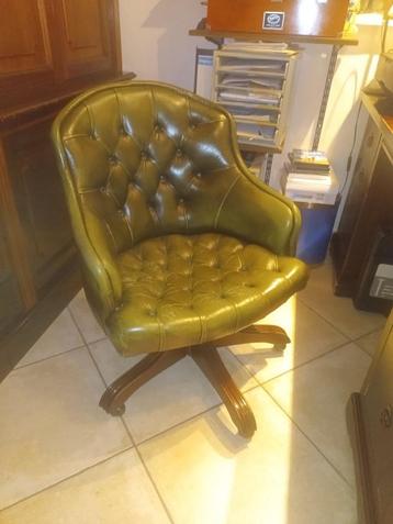 Fauteuil en cuir rétro  beschikbaar voor biedingen