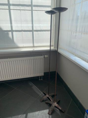 2 metalen staanders voor kaarsen beschikbaar voor biedingen