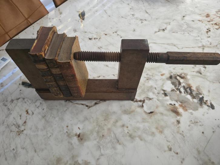 Ancienne presse de relieur en bois–vis en bois–déco atelier, Antiek en Kunst, Antiek | Gereedschap en Instrumenten, Ophalen of Verzenden