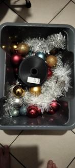 Sapin de Noël avec boules de Noël et guillande et un jeu de, Divers, Enlèvement