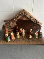 Kerststal 46 x 29 cm + 8 figuurtjes, Diversen, Kerst, Ophalen of Verzenden