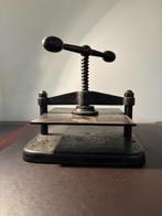 Antique gietijzeren boekenpers, Antiek en Kunst, Antiek | Gereedschap en Instrumenten, Ophalen