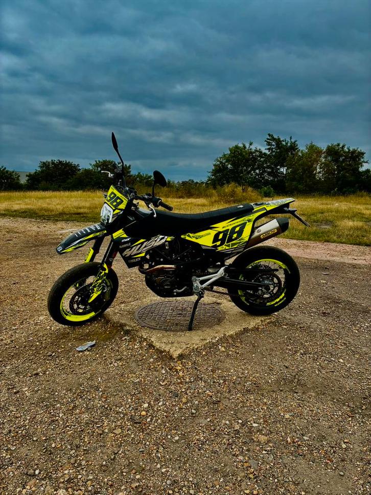 Husqvarna 701 2021 A2 9000km, Motoren, Motoren | Husqvarna, Particulier, SuperMoto, 12 t/m 35 kW, 1 cilinder, Minimaal motorrijbewijs A2