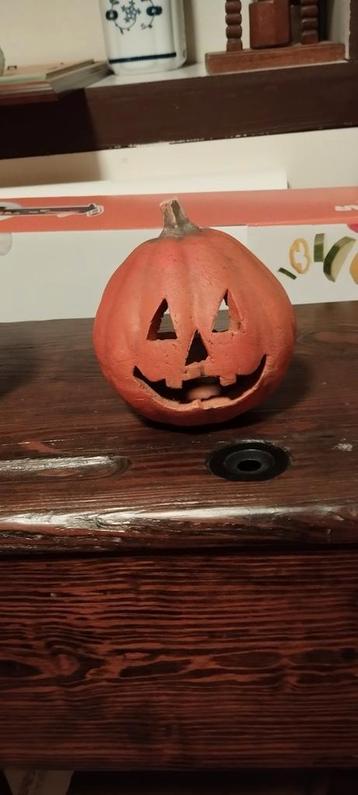 Halloween pompoen  beschikbaar voor biedingen