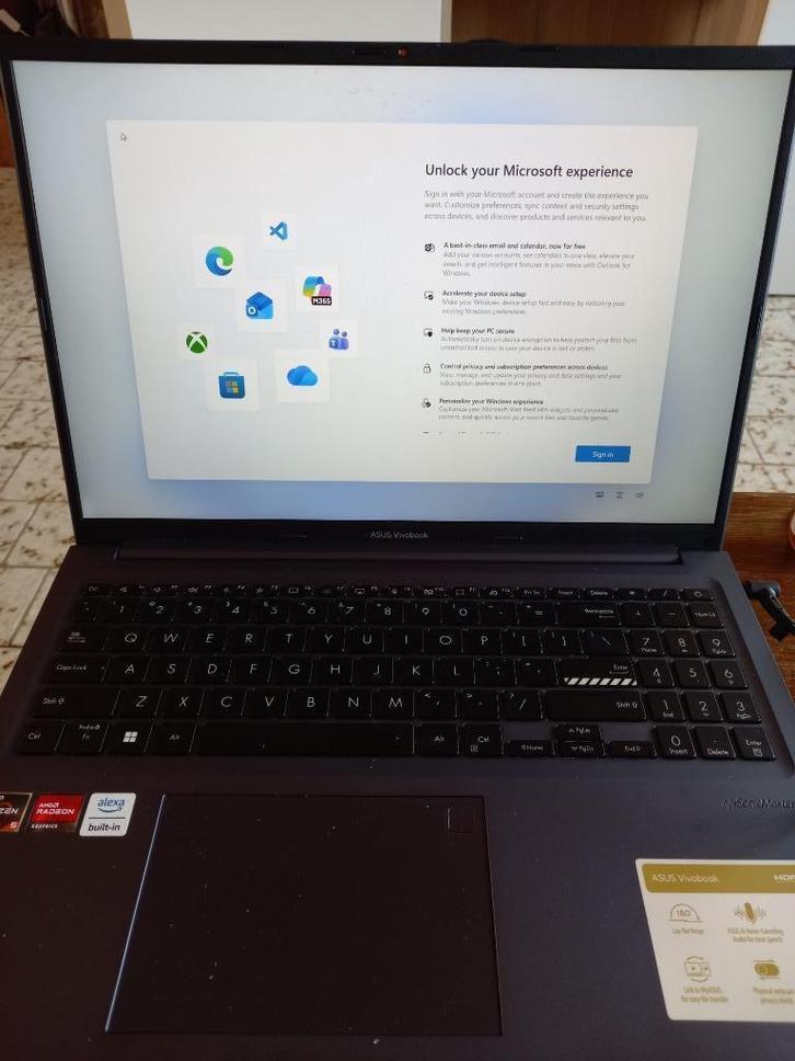 Asus vivobook 16", Computers en Software, Windows Laptops, Zo goed als nieuw, 16 inch, SSD, 3 tot 4 Ghz, 16 GB, Qwerty, Met videokaart