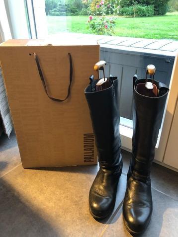 Bottes hautes Femmes Palladium 39 en cuir noir à enfiler beschikbaar voor biedingen