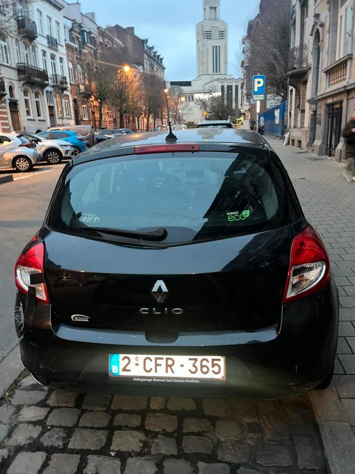 Renault Clio III 1.2 16V – Accidentée – Idéale pièces – 900€, Autos, Renault, Entreprise, Clio, Essence, Euro 5, 4 portes, Boîte manuelle