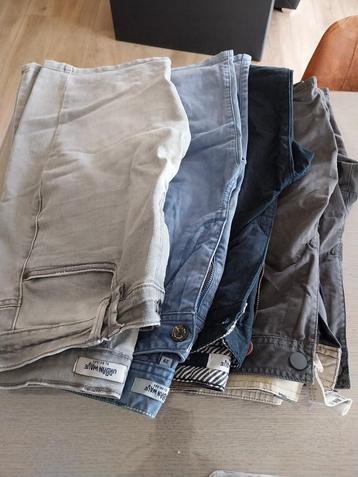 kleding voor jongens van 14 tot 16 jaar beschikbaar voor biedingen
