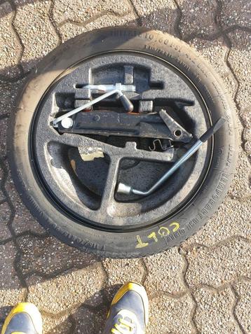 Roue de secour Fiat et mitsubishi beschikbaar voor biedingen