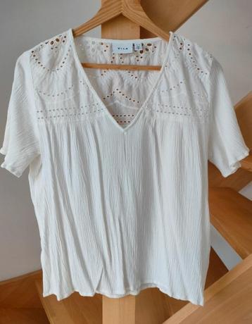 Zeer mooie blouse. VILA maat: 36 eerder dan 38. In perfecte  beschikbaar voor biedingen