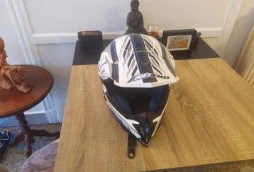 casque cross petite taille 46 pour enfants  beschikbaar voor biedingen