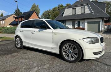 BMW 118 d Automaat Leder Navigatie BT Pdc Euro5 beschikbaar voor biedingen