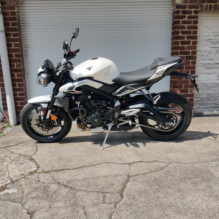Triumph Street Triple R 2024, Motoren, Motoren | Triumph, Bedrijf, Naked bike, meer dan 35 kW, 3 cilinders, Minimaal motorrijbewijs A2