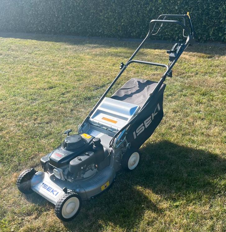 Iseki grasmaaier, Tuin en Terras, Grasmaaiers, Gebruikt, Benzine-grasmaaier, 50 cm of meer, Ophalen