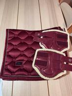 Stockholm Bordeaux beenbeschermers en zadeldekje, Dieren en Toebehoren, Ophalen, Zo goed als nieuw
