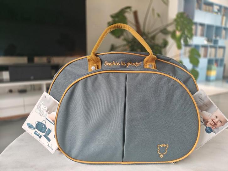 Renolux Sophie la Giraf luiertas – nieuw + verschoonmat e.a., Kinderen en Baby's, Luiertassen, Nieuw, Schoudertas, Ophalen