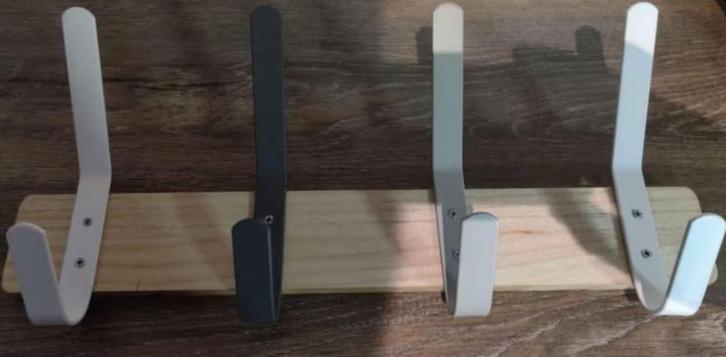 Moderne Houten Kapstok met 4 Haken, Huis en Inrichting, Woonaccessoires | Kapstokken, Gebruikt, Wandkapstok, Minder dan 100 cm