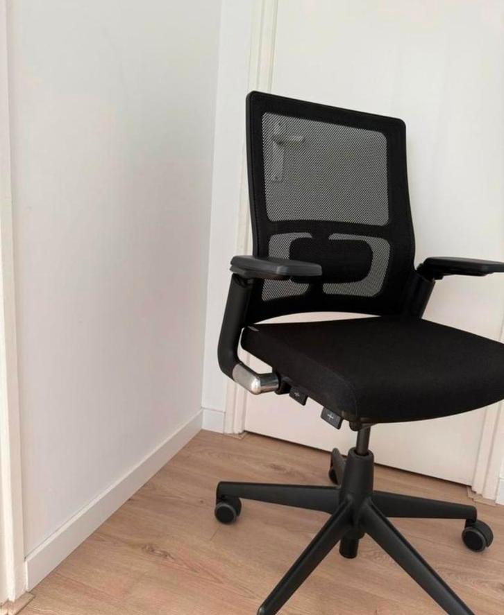 Chaise de bureau ergonomique Ahrend verta 2020 noire, Maison & Meubles, Chaises de bureau, Comme neuf, Chaise de bureau, Noir