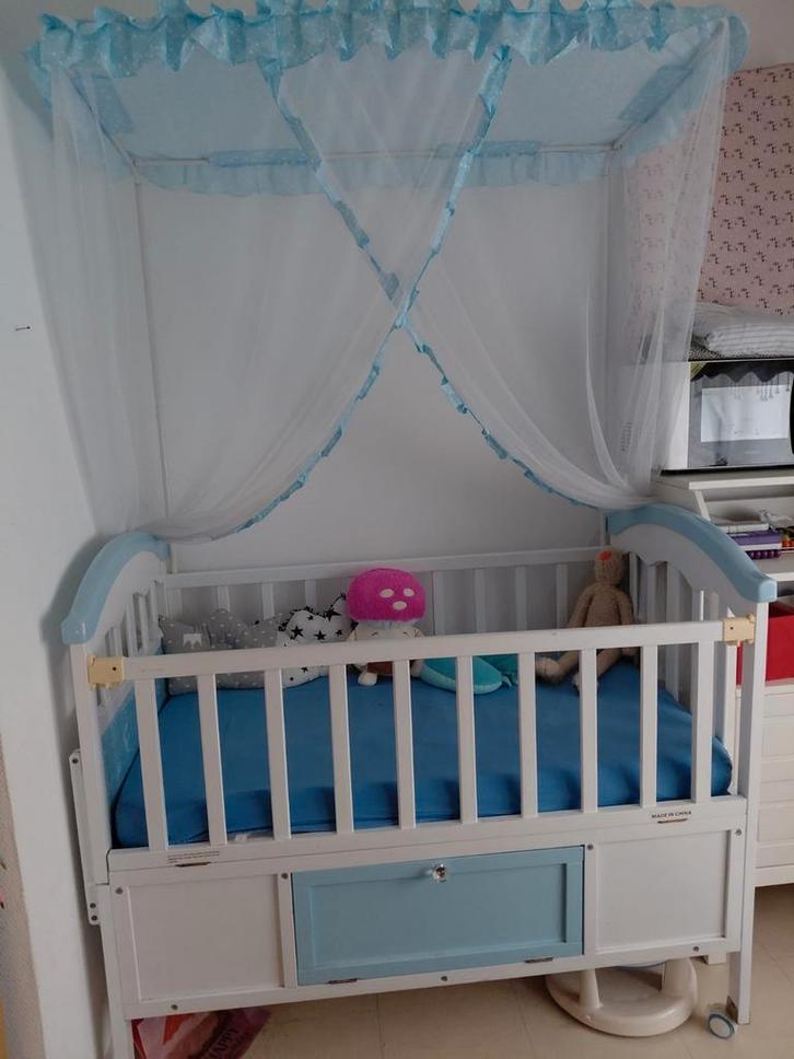 Kinder bed, Kinderen en Baby's, Kinderkamer | Bedden, Zo goed als nieuw, Matras, Ophalen