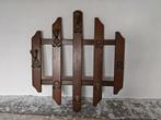 Houten kapstok, Ophalen, Hout