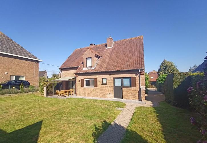 Prachtige villa met drie slaapkamers en tuin, Immo, Huizen en Appartementen te koop, Provincie West-Vlaanderen, 500 tot 1000 m²