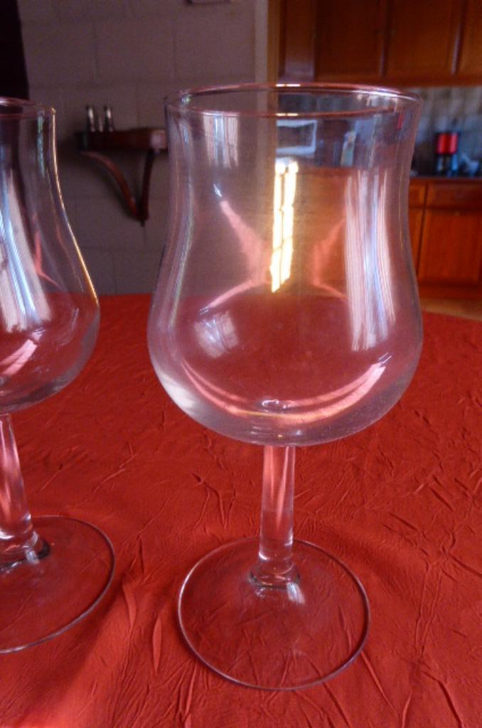8 vrais verres de dégustation de vin, Collections, Vins, Comme neuf, Vin rouge, Enlèvement ou Envoi
